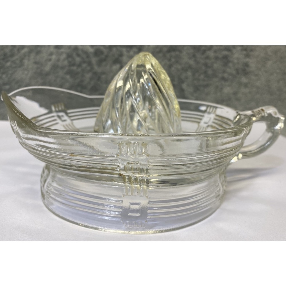 Vintage Hazel Atlas Clear Glass Juicer Reamer Basket Weave Criss Cross Pattern - Picture 6 of 9